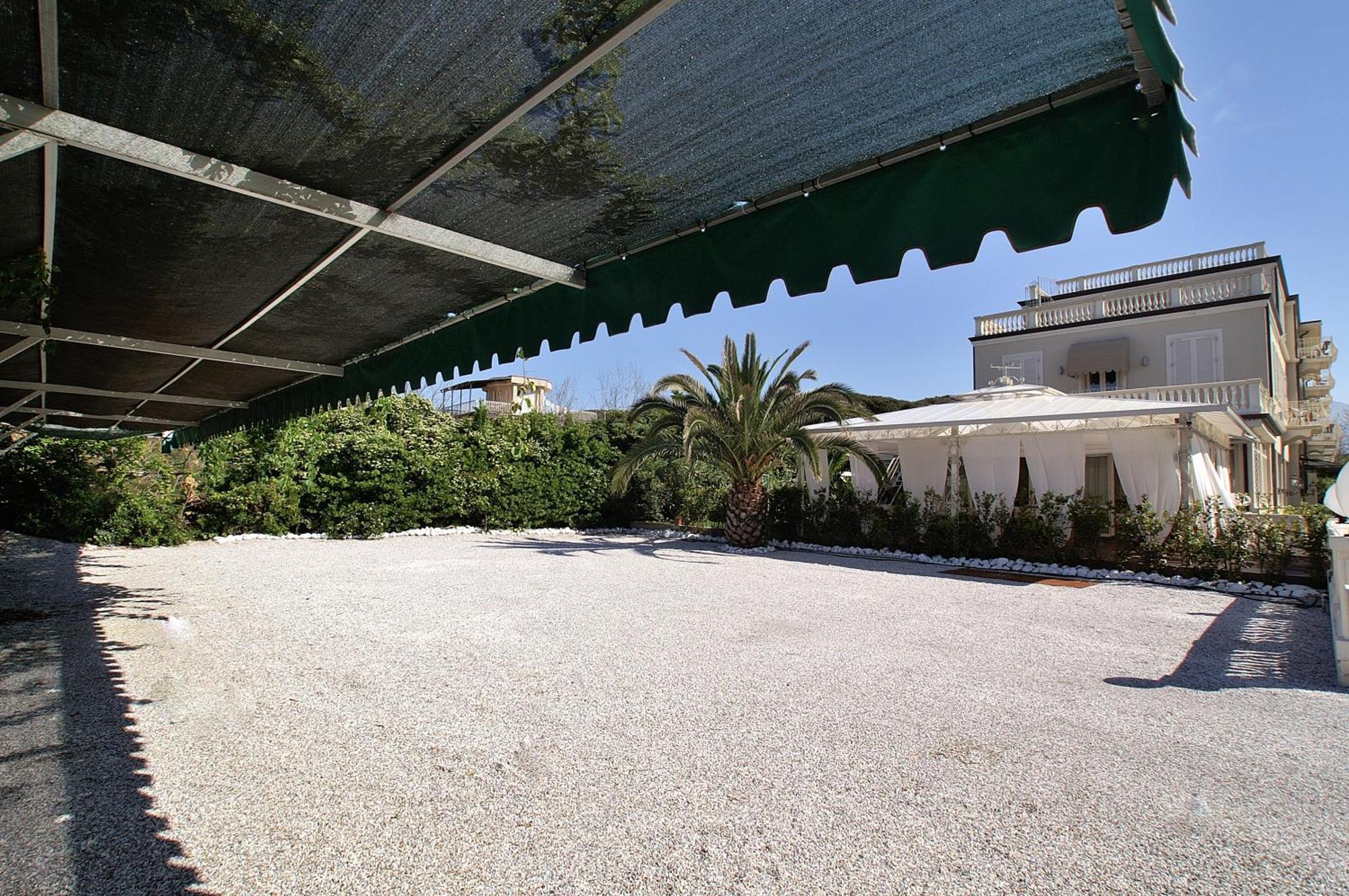 Hotel Coluccini Marina di Pietrasanta Exterior photo
