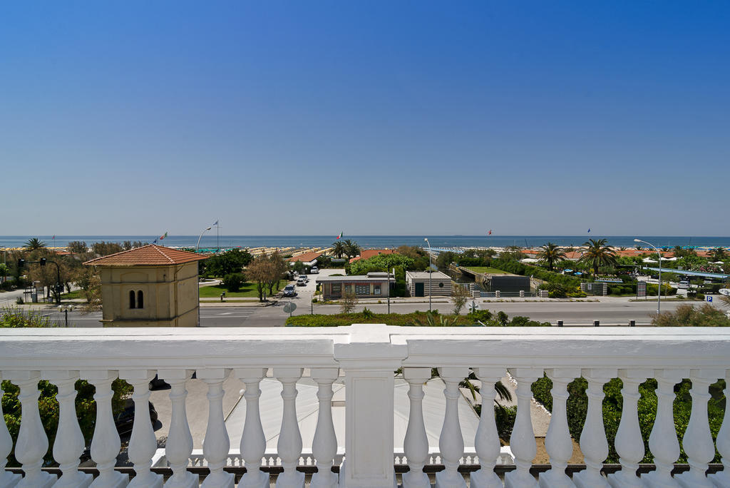 Hotel Coluccini Marina di Pietrasanta Exterior photo